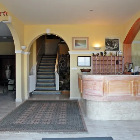 Rompeolas Hotel Baiona