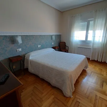 Rompeolas Hotel Baiona