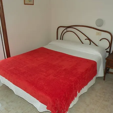 Rompeolas Hotel 2*