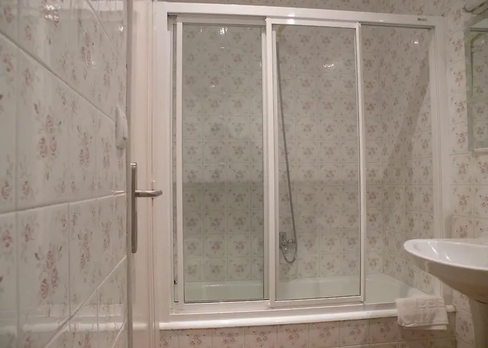 Rompeolas Otel Baiona