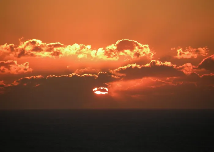 Rompeolas بايونا