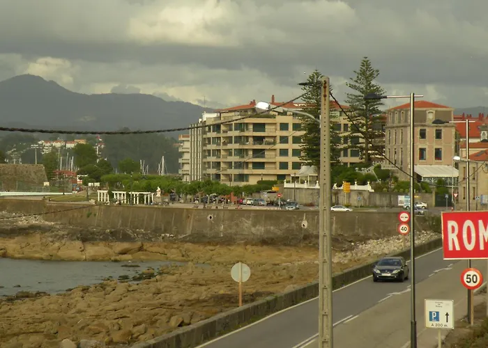 Rompeolas Hotel Baiona