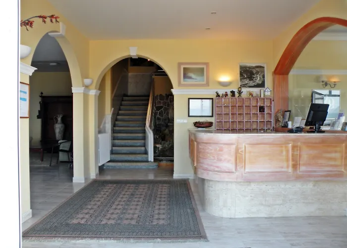 Rompeolas Hotel Baiona