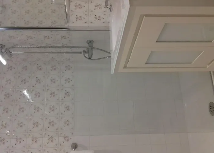 Rompeolas بايونا